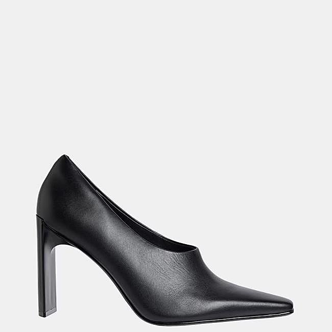 Zapato negro de Calvin Klein, 169,90 euros.