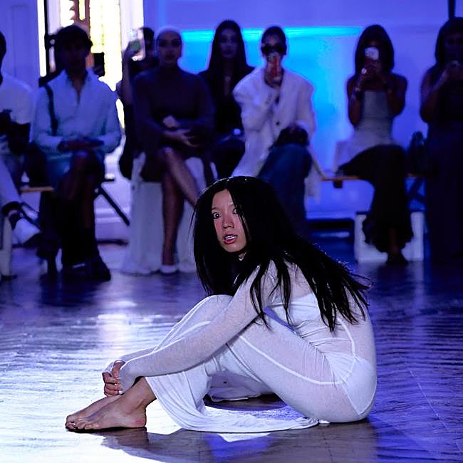 Desfile de E.R.A.X. en el Palacio de Santa Bárbara.