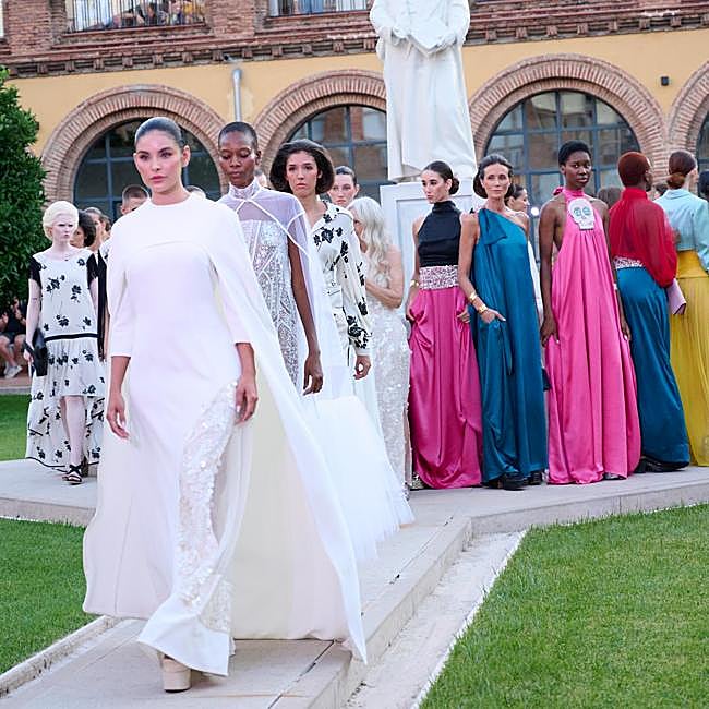 Carrusel final del desfile de Maison Mesa.