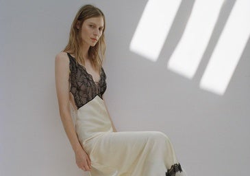 Las compras de la semana de Mango: chaquetas de tweed, pantalones de piel y vestido burdeos