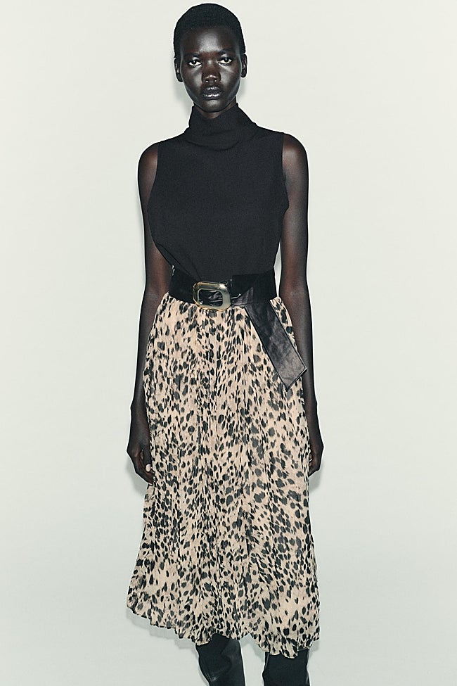 Vestido midi de Zara (45,99 euros)