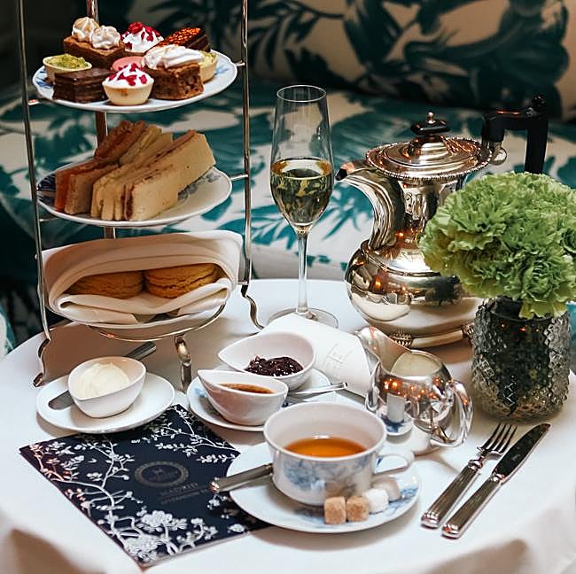 Scones, finger sándwiches y pasteles componen la carta del afternoon tea del Heritage, situado en el barrio de Salamanca.