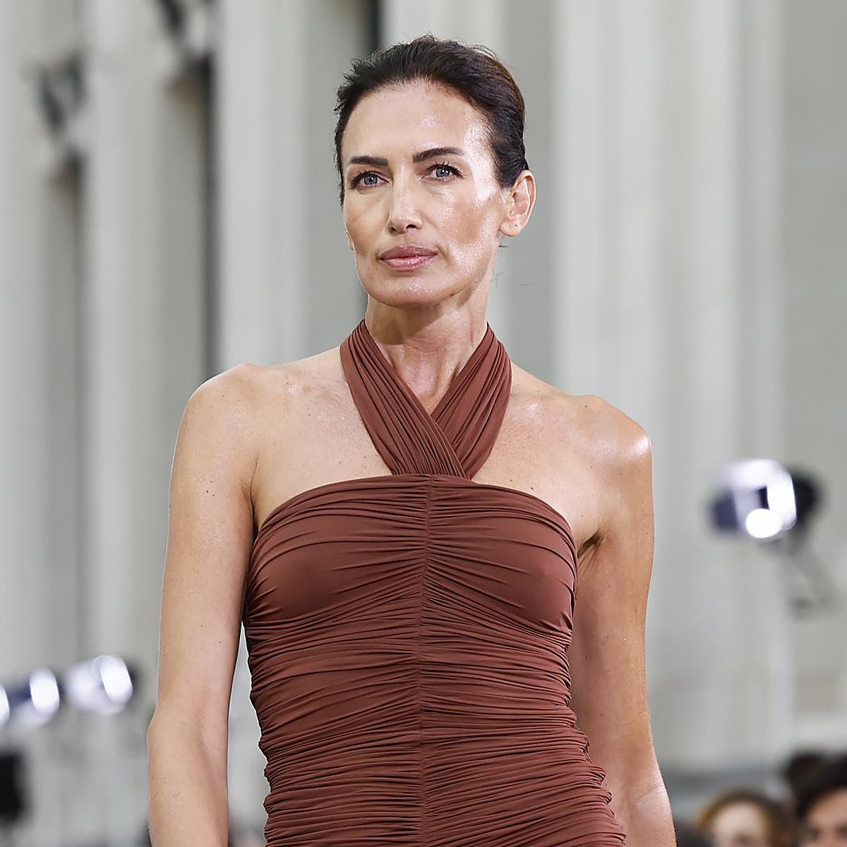 Nieves Álvarez en el desfile de Silvia Tcherassi.