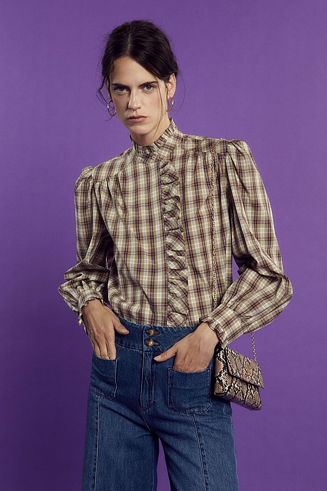 Camisa con estampado de cuadros de Sfera (35,99 euros)