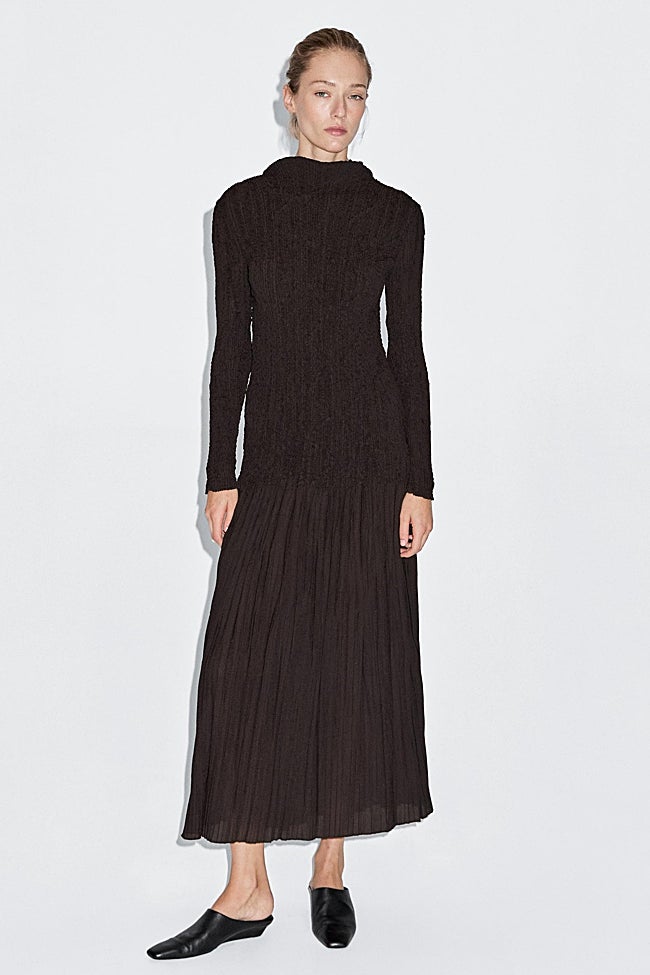 Vestido marrón de Massimo Dutti (69,99 euros)