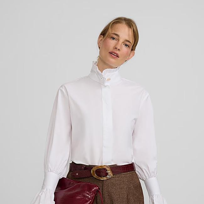 Camisa con cuello alto de Silbon, 69,90 euros.