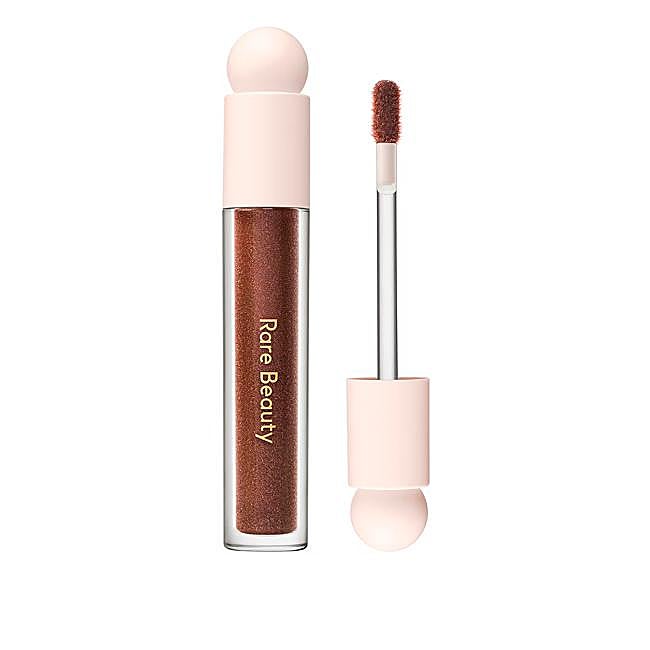 Brillo de labios Positive Light Luminizing Lip Gloss de Rare Beauty.