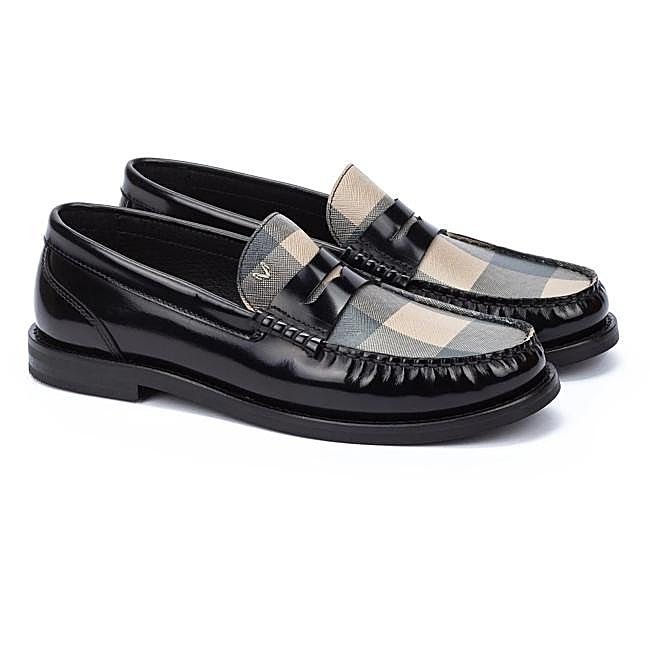 Mocasín tipo antifaz de Martinelli, 83,99 euros.