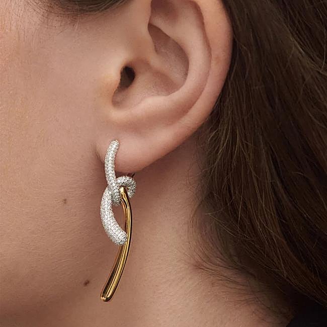 Pendientes asimétricos con circonitas de PD Paola.