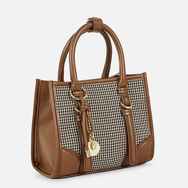 Bolso con estampado de cuadros de Primark (13 euros)