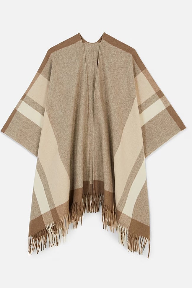 Capa con estampado de cuadros de Primark (14 euros)