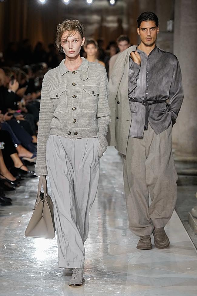 El desfile de Giorgio Armani, tras su reciente fallecimiento, durante la Semana de la Moda de Milán.