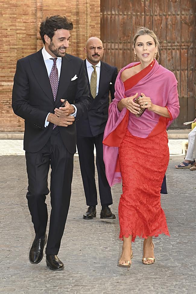 Manuela Villena con un chal.