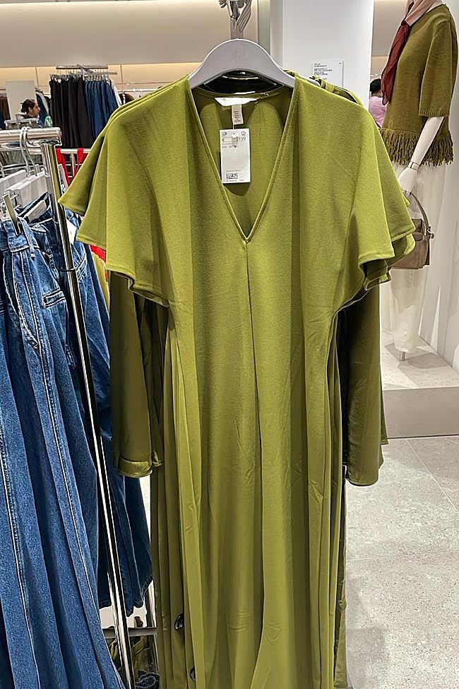 El vestido en tienda física.