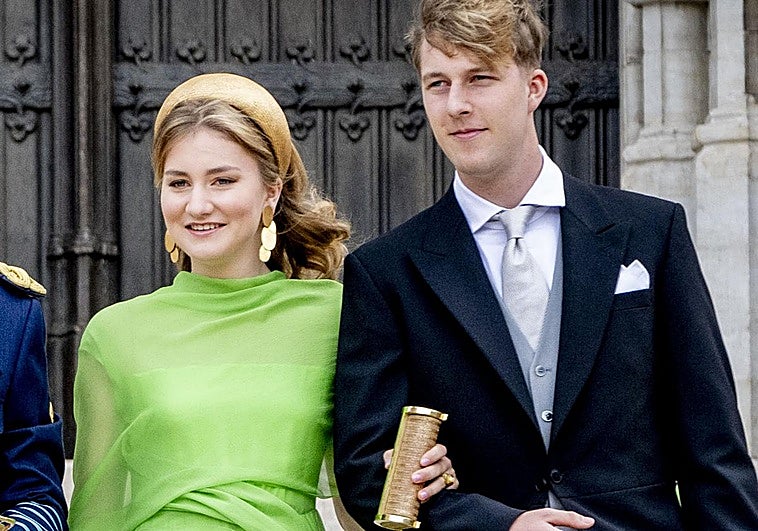 Elisabeth de Bélgica junto a uno de sus hermanos.