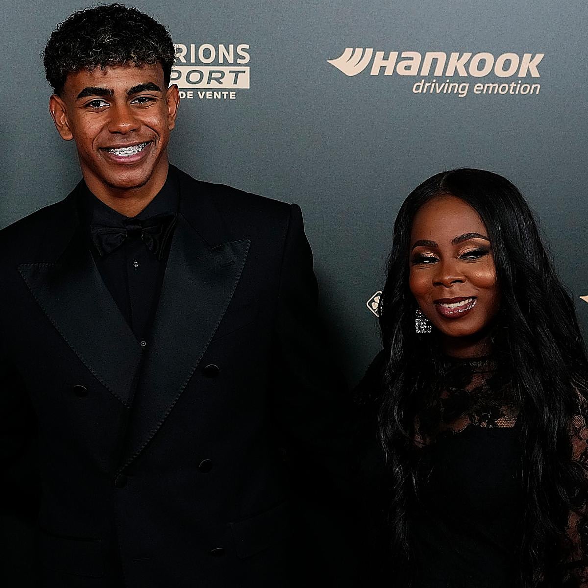 Lamine Yamal, con su madre Sheila Ebana.