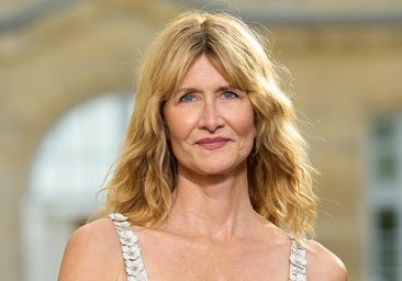 Flequillo abierto, el peinado que triunfa entre las mujeres de más de 50 en París