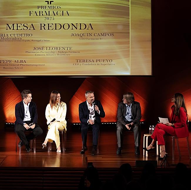 La entrega de premios contó con una mesa redonda moderada por María Cudeiro.