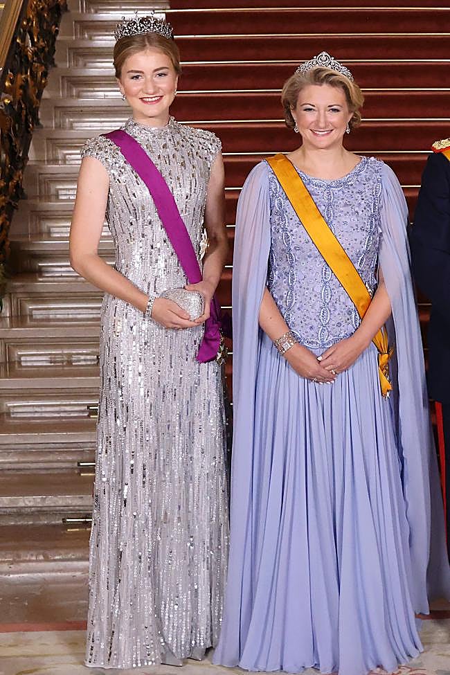 La gran duquesa Estefanía repitió vestido, mientras que la princesa Elisabeth de Bélgica llevó un Jenny Packman.