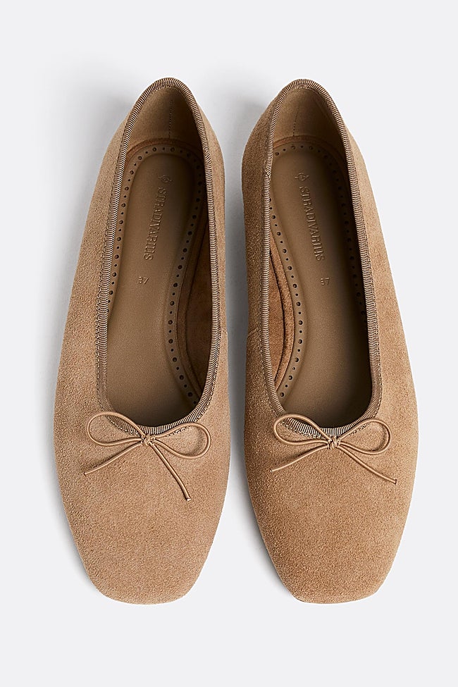 Bailarinas de ante de Stradivarius (29,99 euros)