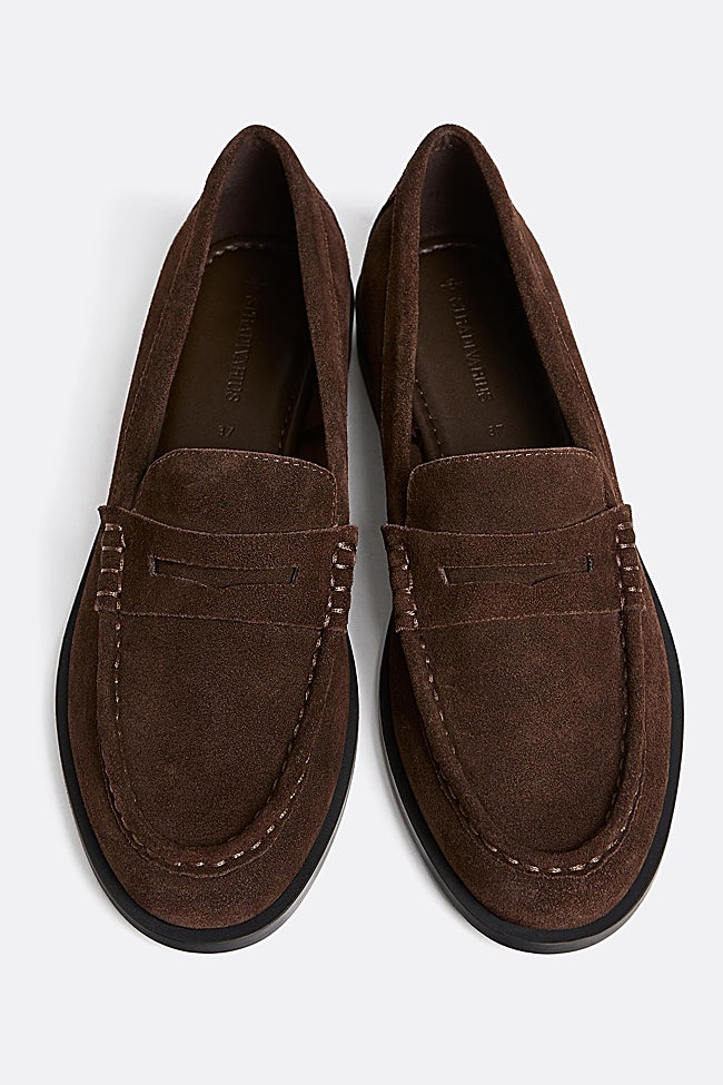 Mocasines marrones de Stradivarius (39,99 euros)