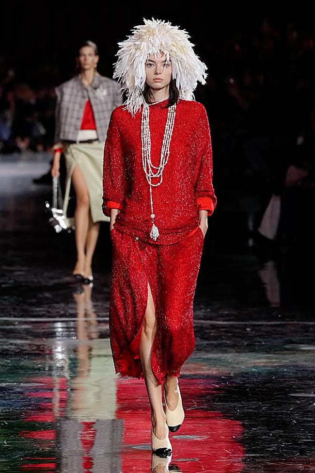 Look de Chanel durante la Semana de la Moda de París.