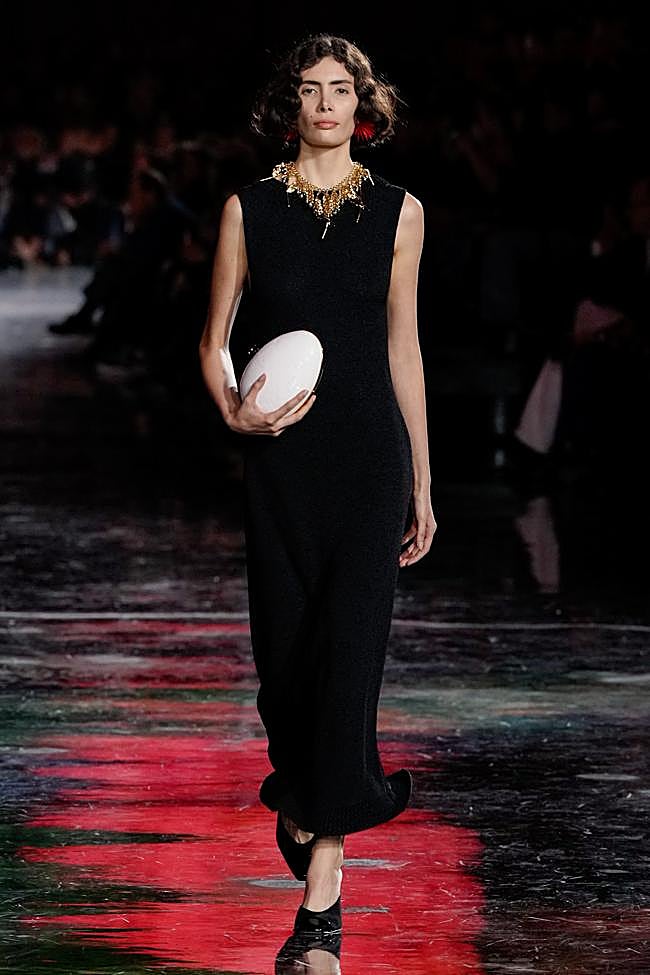 Look de Chanel durante la Semana de la Moda de París.