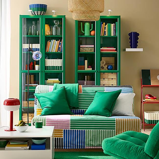Estantería Billy de IKEA edición limitada en color verde hierba.