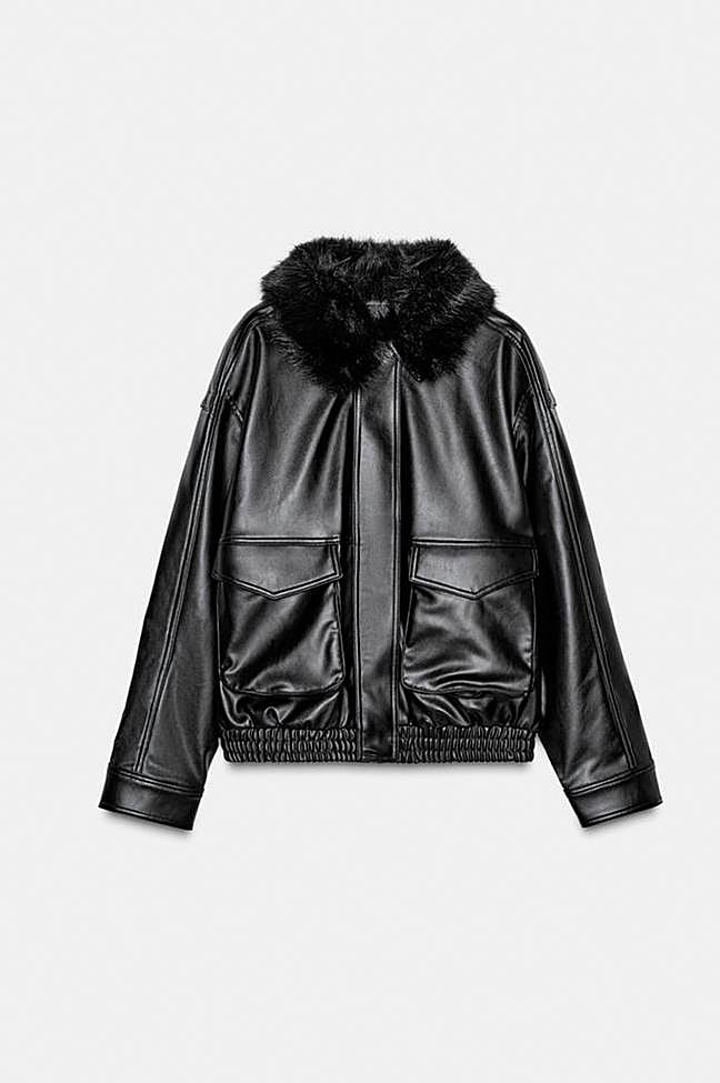 Chaqueta estilo bomber en negro de Zara.