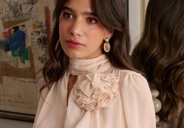 Las blusas que mejor combinan con vaqueros durante el entretiempo.