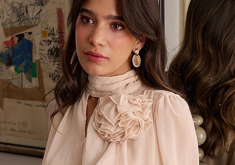 Las blusas que mejor combinan con vaqueros durante el entretiempo.