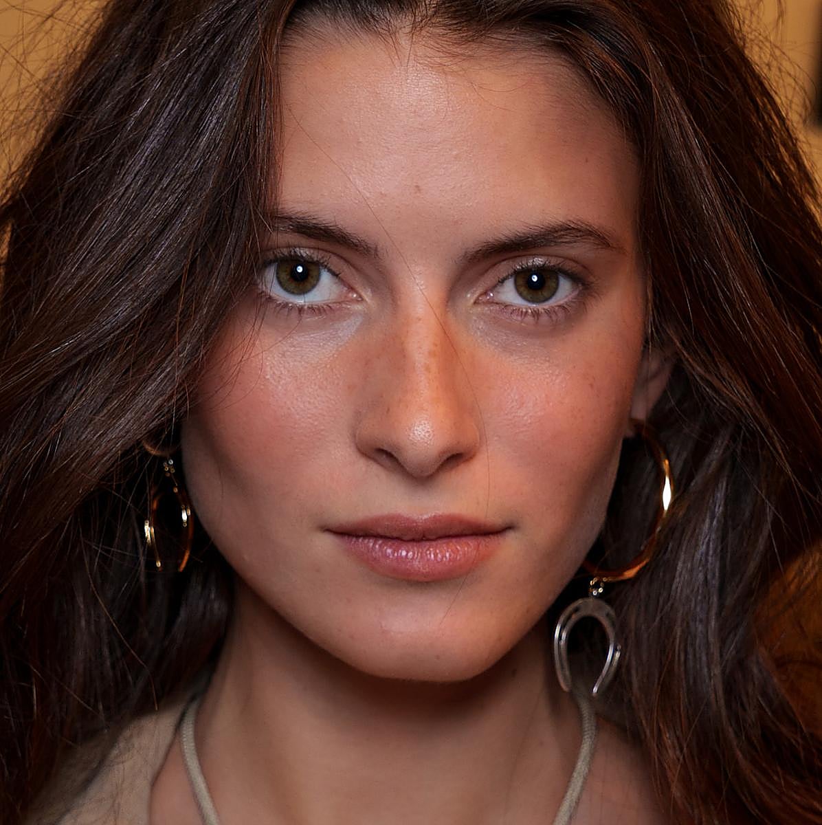 Mujer con la piel cuidada.