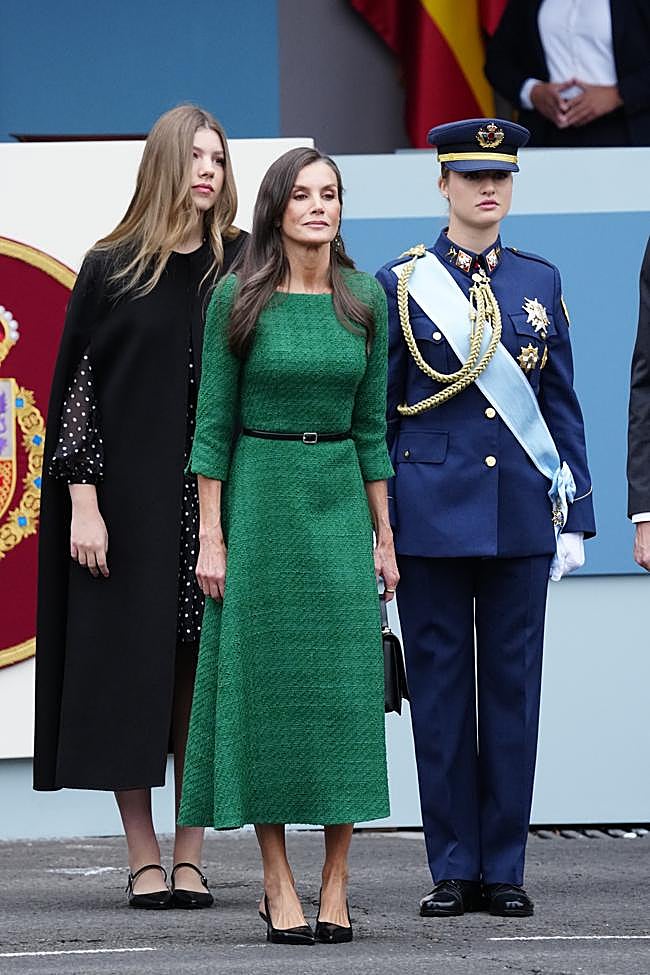 La reina Letizia con la infanta Sofía y la princesa Leonor.