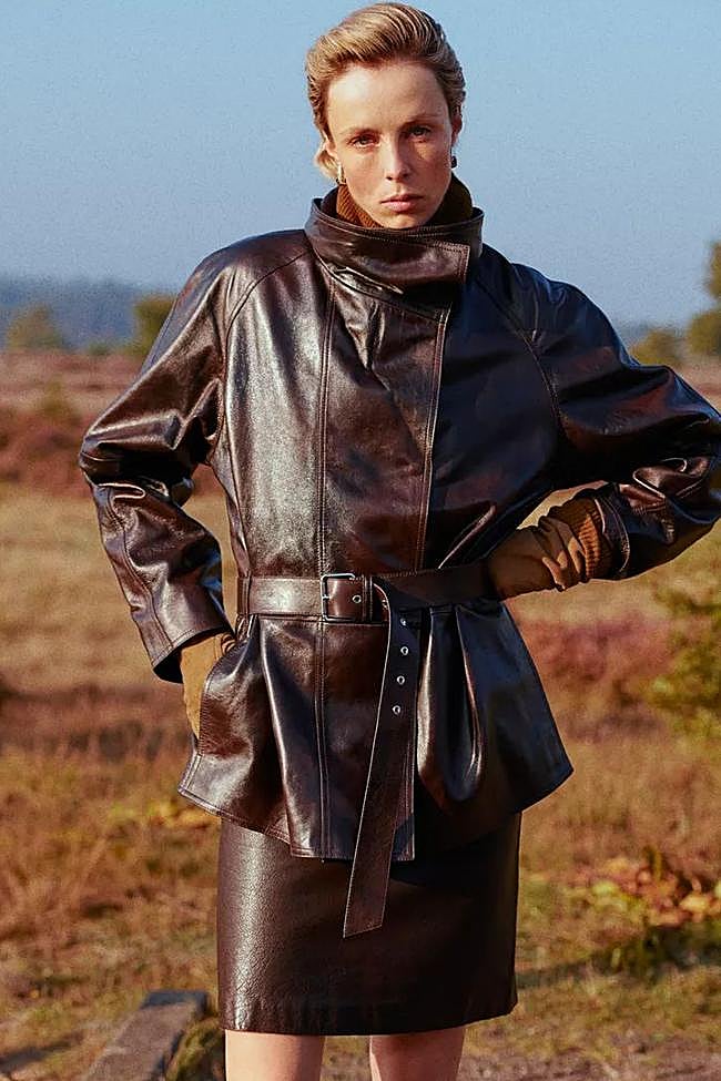 Chaqueta cinturón piel napa (399€)