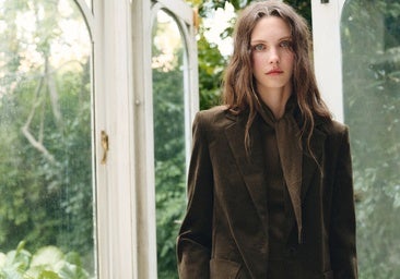 Las compras de Mango de la semana: vestidos marrones, pantalones que hacen tipazo y bolsos de piel imprescindibles