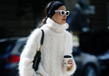 Un look con jersey blanco.