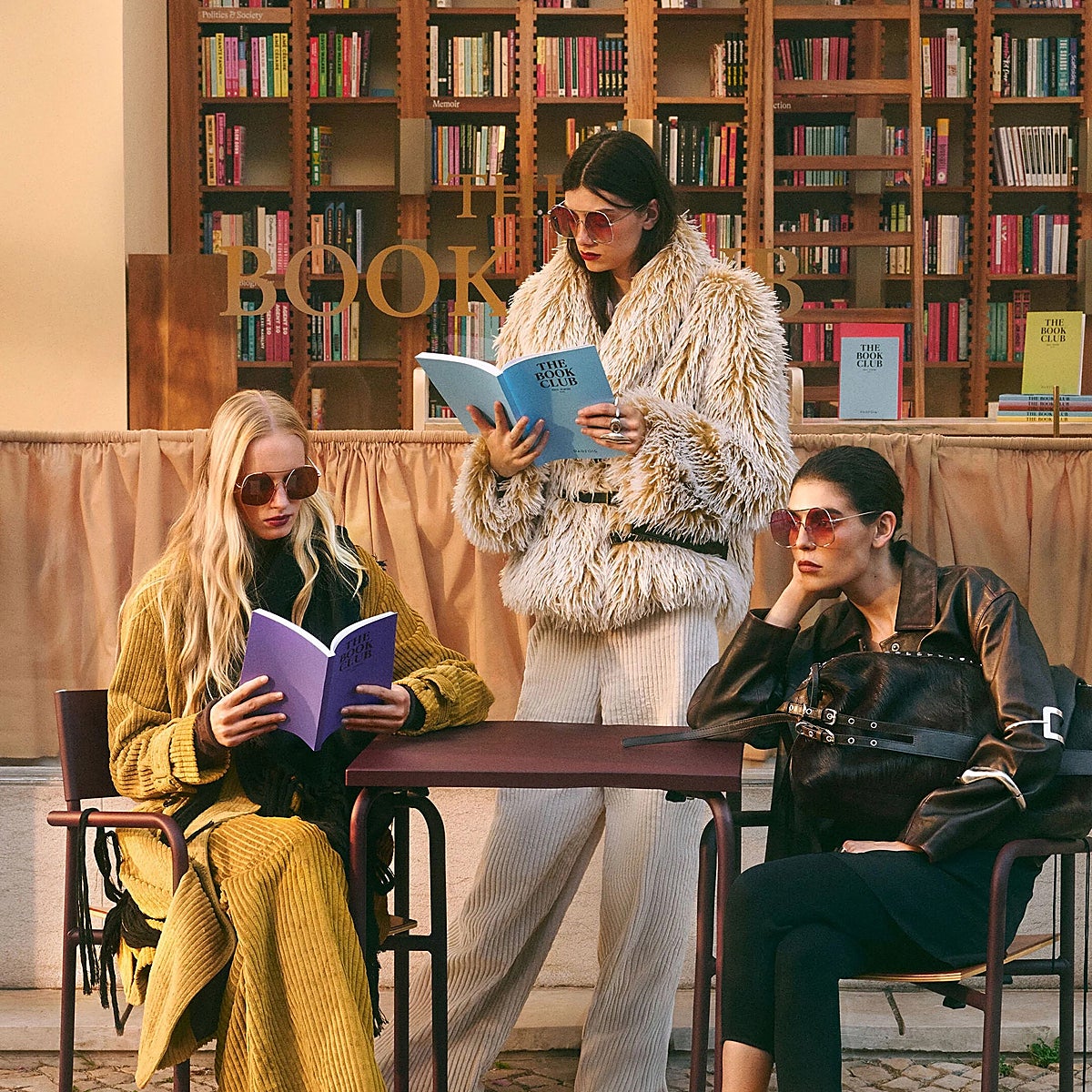 Bonitos vestidos midi de punto, bolsos de ante y muchas otras compras que acaban de aterrizar en las tiendas. ¡No te las puedes perder!