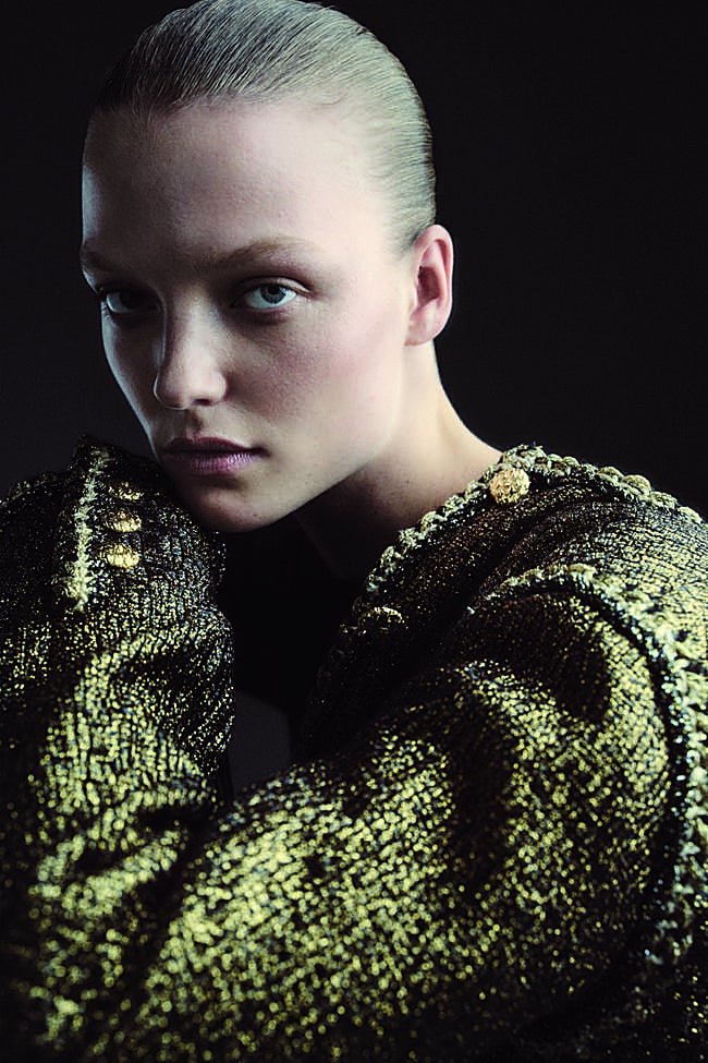 Chaqueta metalizada, de CHANEL.