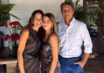 Virginia Troconis, Triana Díaz y Manuel Díaz durante la fiesta del 18 cumpleaños.