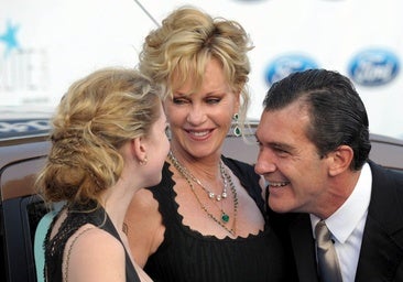 La disputa entre Antonio Banderas y Melanie Griffith semanas antes de la boda de su hija Stella, la posible razón de que la actriz no se haya dejado ver