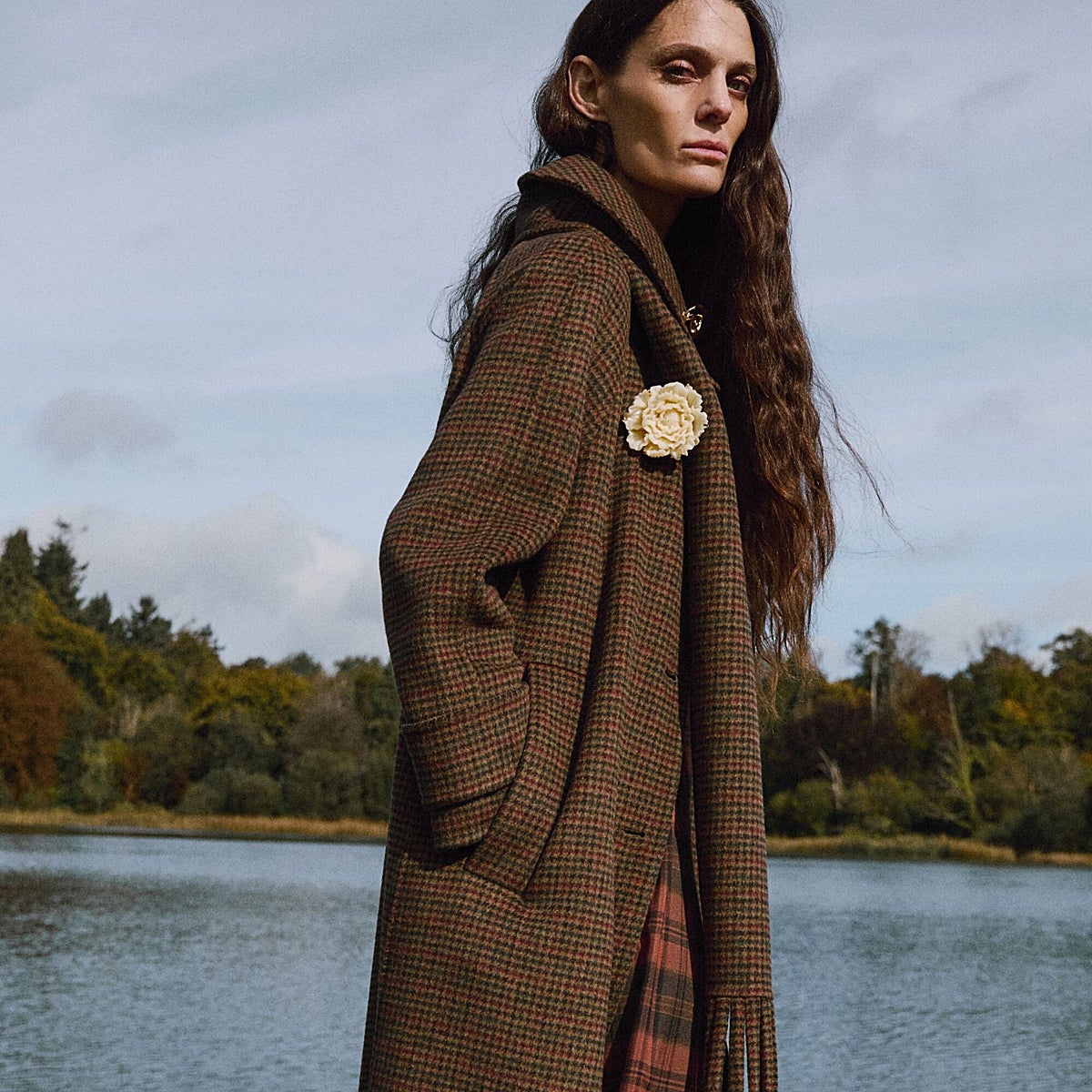 Faldas midi estampadas con cuadros, chaquetas de color marrón, botines con estampado de serpiente y muchas otras muchas compras ineludibles.