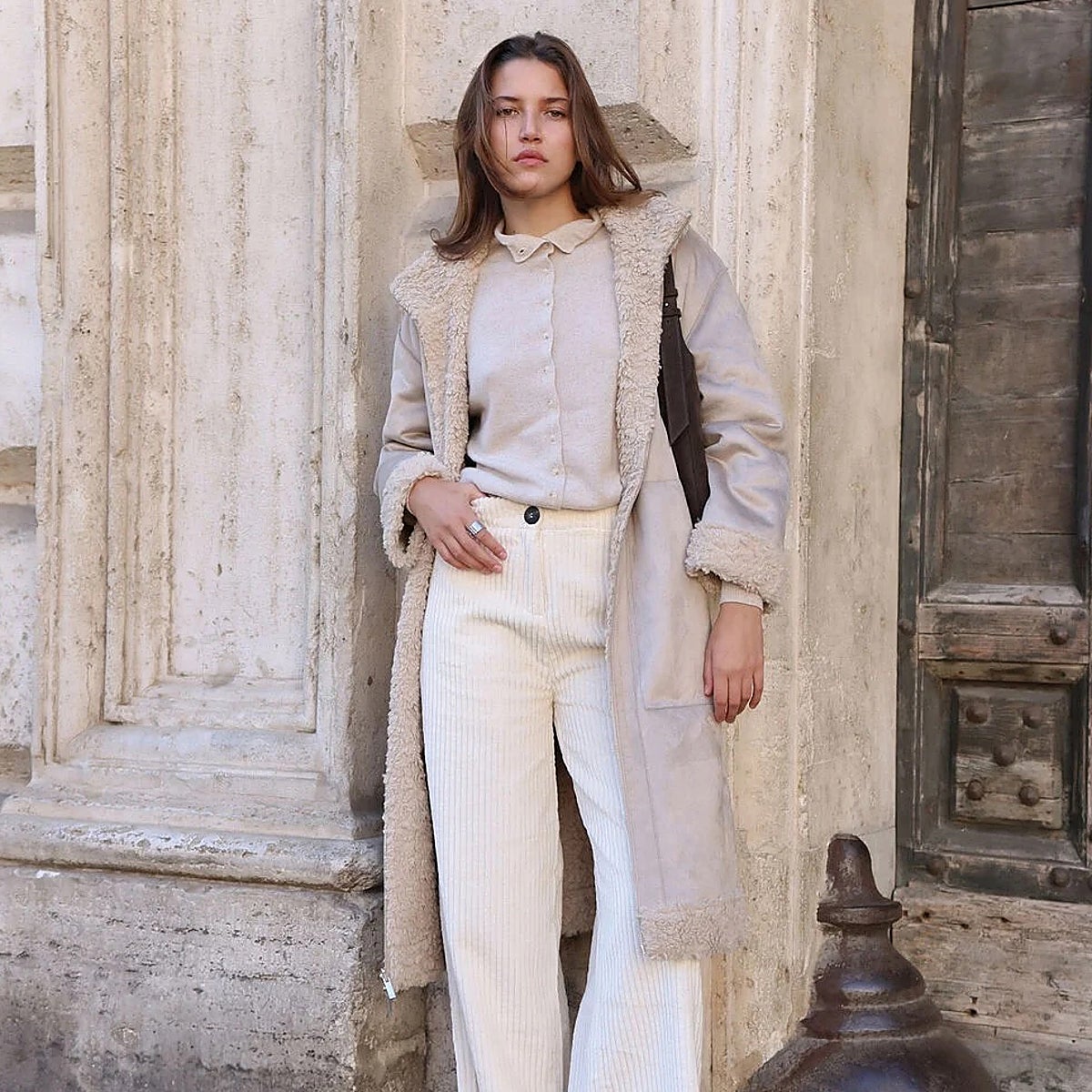 Elegantes vestidos midi de punto, pantalones que hacen tipazo y muchas otras novedades que acaban de llegar a las tiendas.