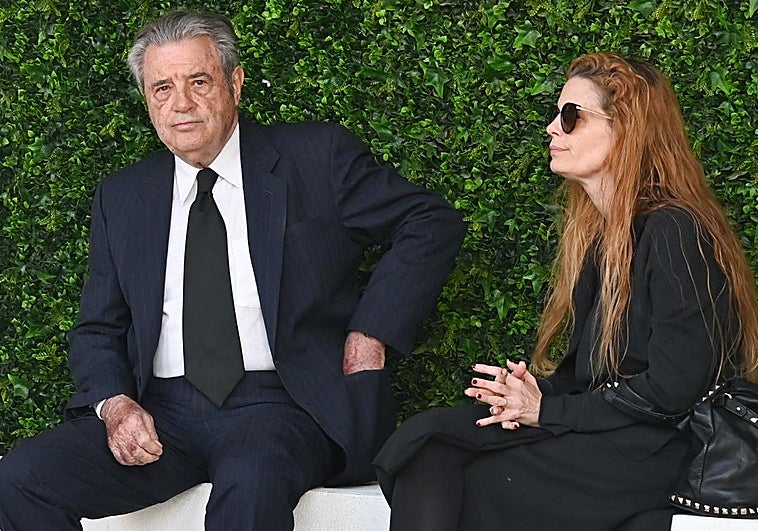 El duque de Sevilla, Francisco de Borbón y Escasany, junto a su hija Olivia de Borbón.