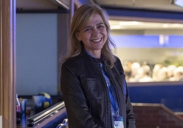 La infanta Cristina tiene el look elegante y cómodo para los días de invierno: chaqueta de piel y la camisa más versátil