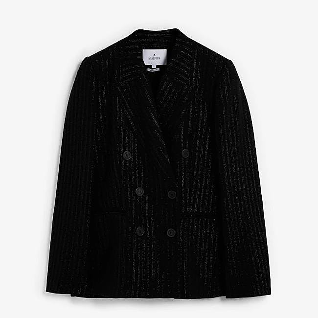 Blazer negra con rayas verticales de Scalpers, 139 euros.