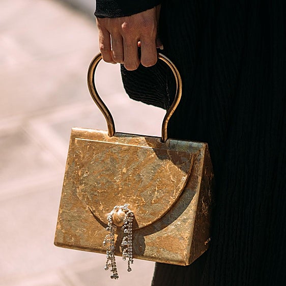 El bolso de invitada made in Spain que lo tiene todo para enamorar a las más originales