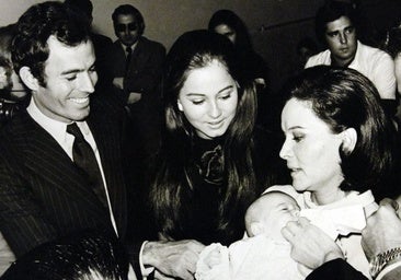 Beatriz Arrastia fue la madrina de bautismo de su nieta Chábeli Iglesias.