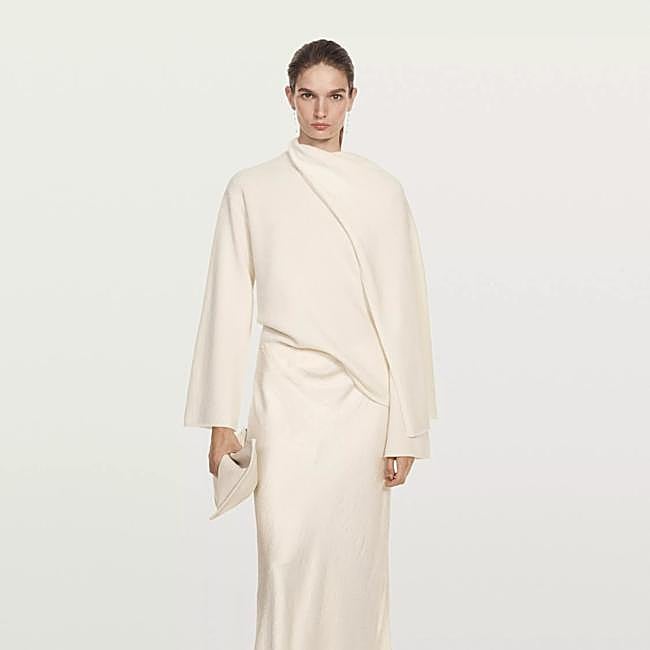 Jersey blanco de Massimo Dutti, 79,95 euros.