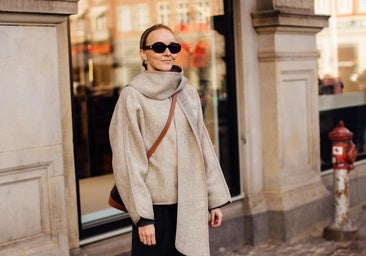 Los jerséis bufanda son tendencia.