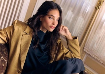 Vestidos de fiesta en azul marino.